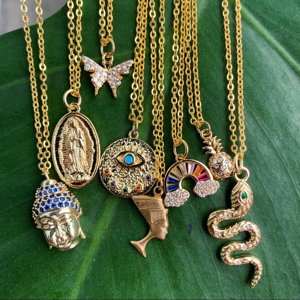 *SOLD*Gold Jesus Necklace ✝️ - Picture 3 of 3